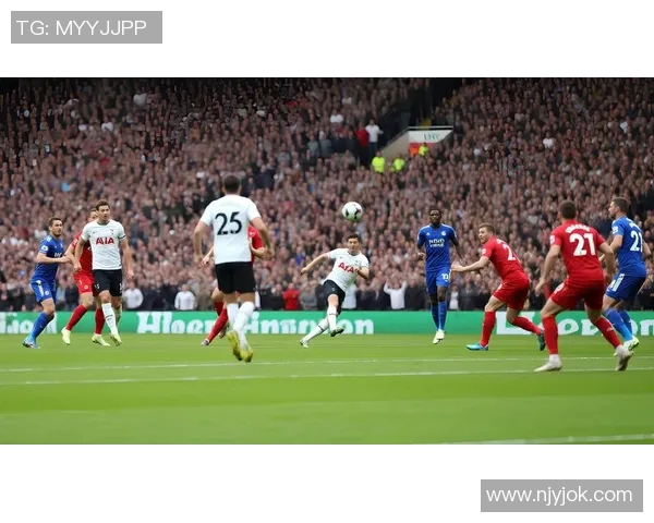 前苏联足球明星回顾与经典瞬间的精彩合集与图片展示