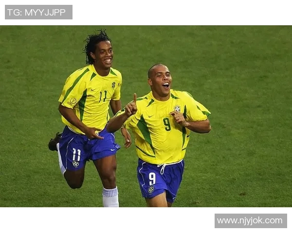 现役足球明星之间的最佳搭档与组合分析探讨