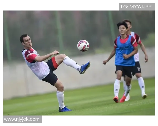 足球明星精彩瞬间壁纸尽在中国热爱足球的你不可错过的视觉盛宴