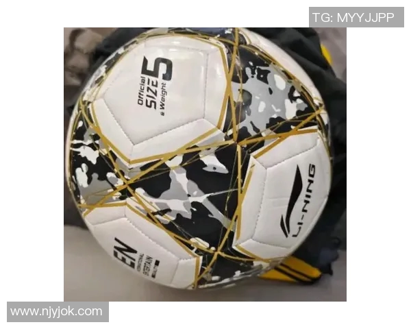 足球明星倾情代言李宁品牌展现运动风采与时尚魅力